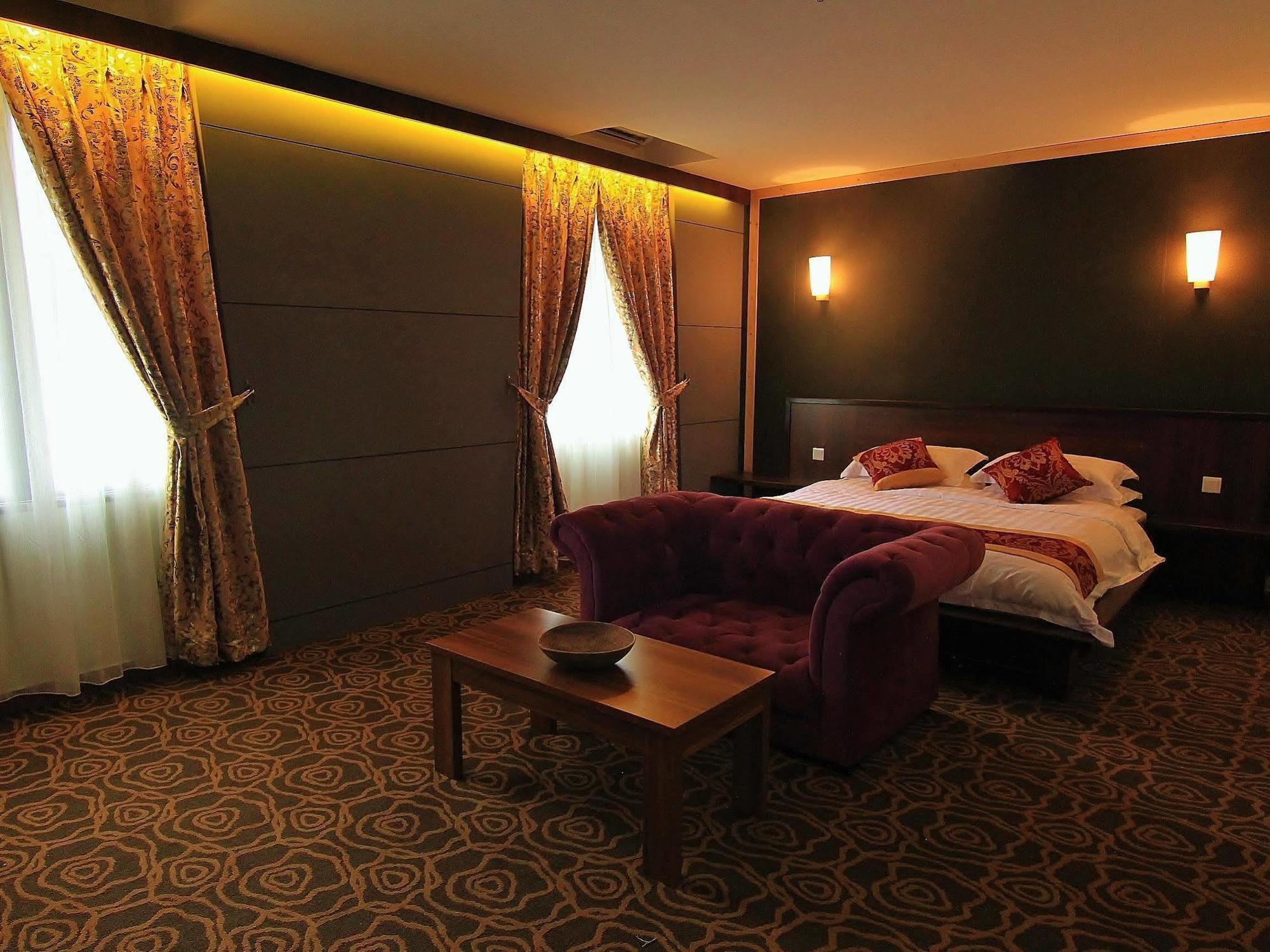 Herald Hotel Malacca Exterior foto