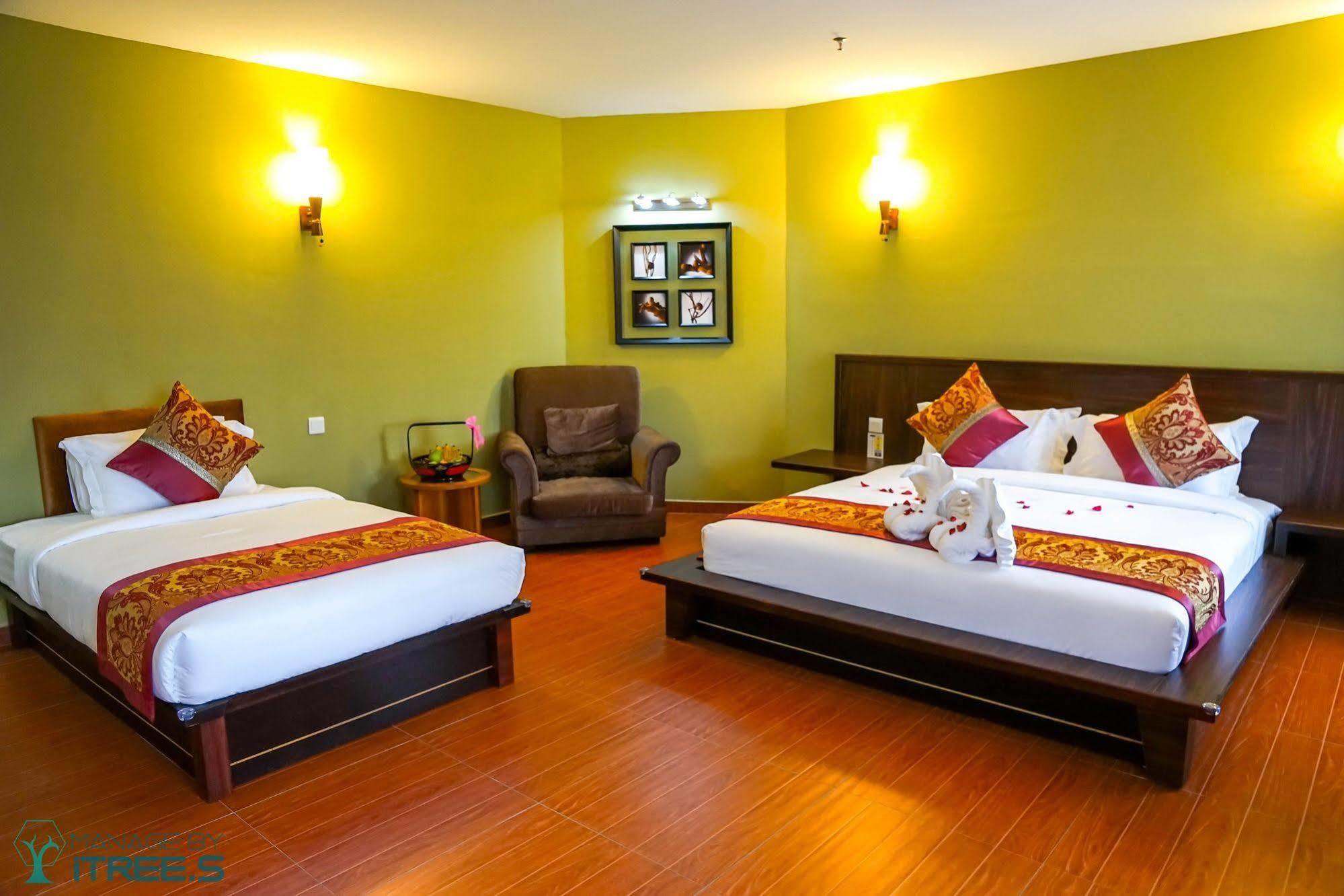 Herald Hotel Malacca Exterior foto