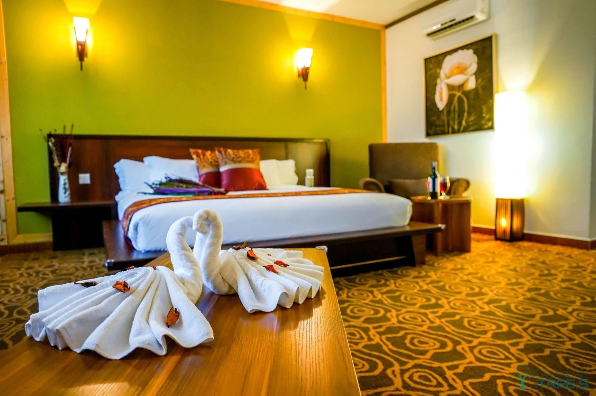 Herald Hotel Malacca Exterior foto