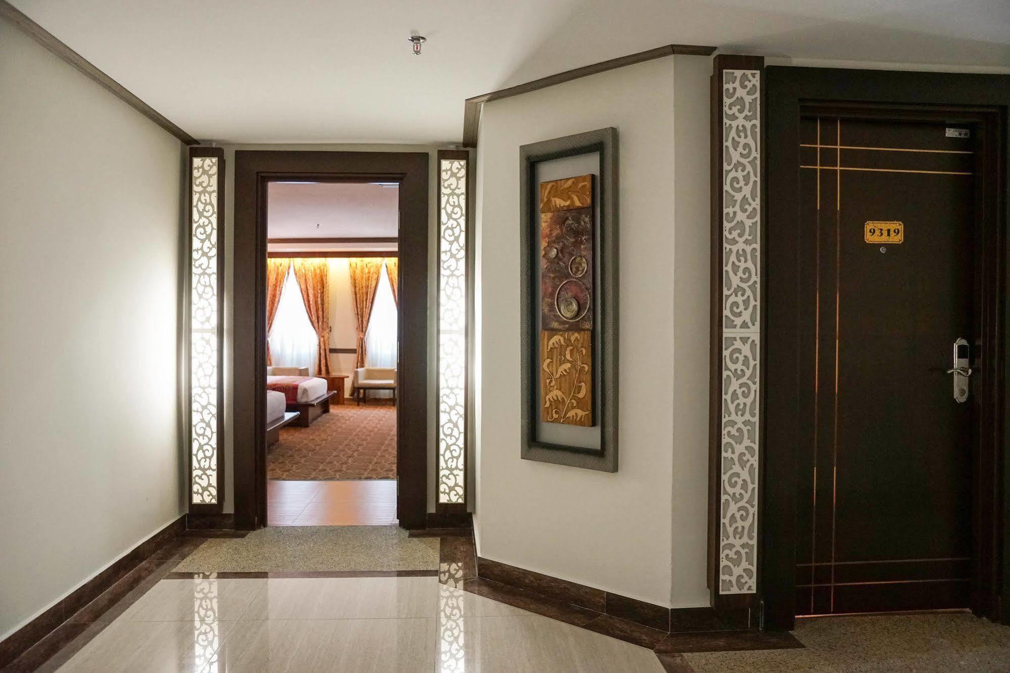 Herald Hotel Malacca Exterior foto